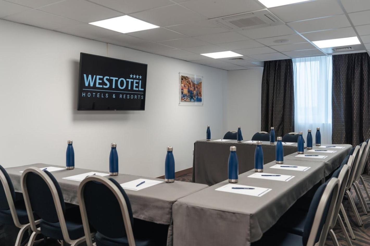 Westotel Taverny - Paris Val-D'Oise Bagian luar foto